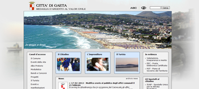 La Home Page del Sito dove girano immagini della città - La spiaggia di Serapo 